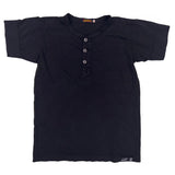 By popular demand, we revisited our 2011 Gym Henley pattern, with stricter manufacturing standards and with production consistency in mind, leading to the new classic MF® P.T. HENLEY.