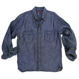 The Mister Freedom® Berkeley shirt will naturally age and fade with repeat wear and wash, like vintage garments did, to the delight of the fashionable boys and girls of American campuses in the 60s!